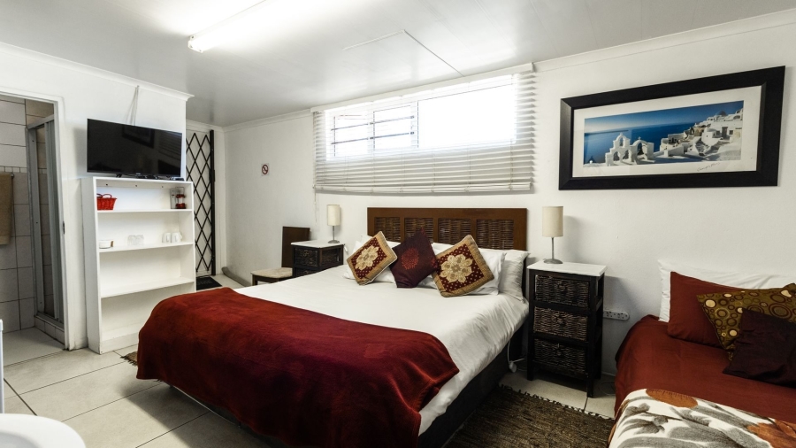 8 Bedroom Property for Sale in Country Club Western Cape